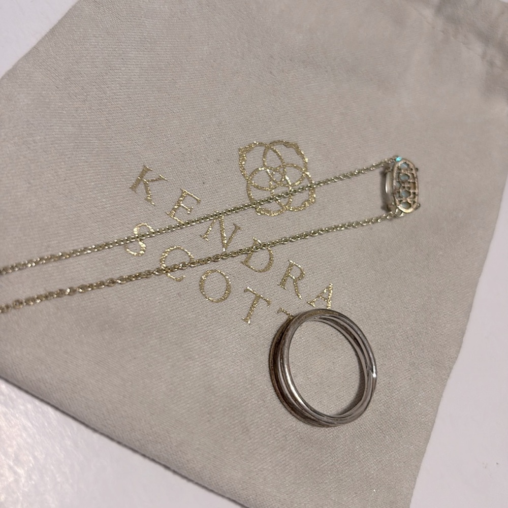 [Kendra Scott] Ever Short Pendant Necklace in Gold, Dichroic Glass, Adjustable - Picture 11 of 11